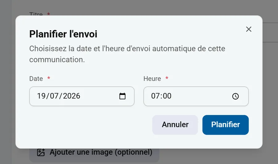 Finestra di pianificazione di una comunicazione: data e ora dell'invio automatico.