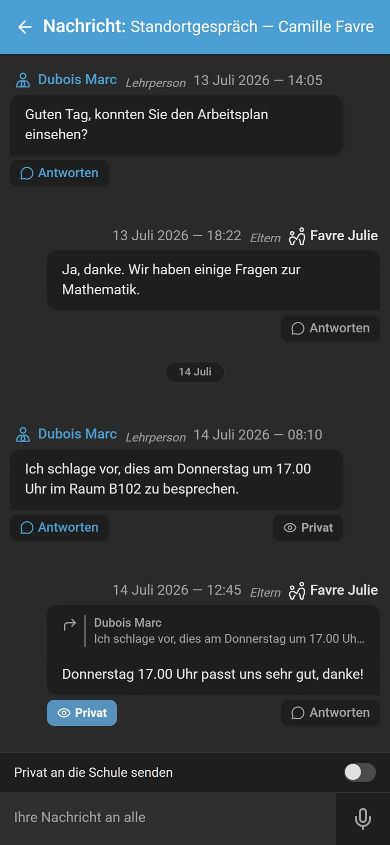 Diskussionsverlauf auf dem Handy: eine Nachricht der Lehrperson, die Antwort eines Elternteils, und das Antwortfeld.