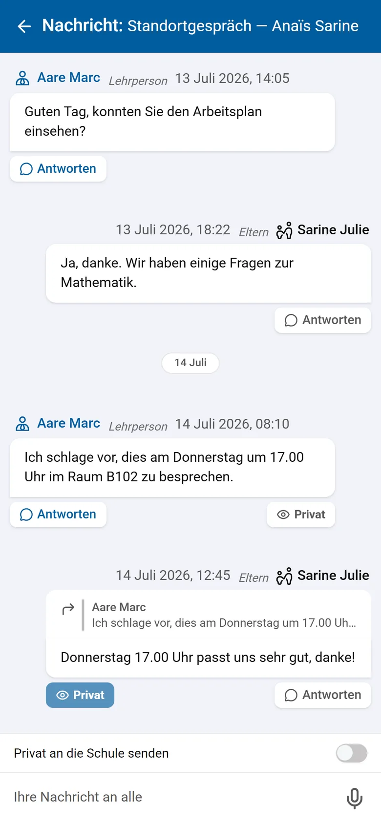 Diskussionsverlauf auf dem Handy: eine Nachricht der Lehrperson, die Antwort eines Elternteils, und das Antwortfeld.