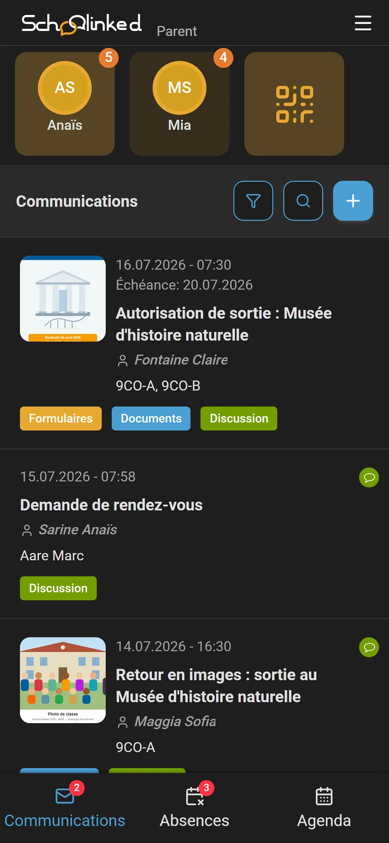 Application parent sur mobile : ses deux enfants sur un seul compte, et les communications de l'école.