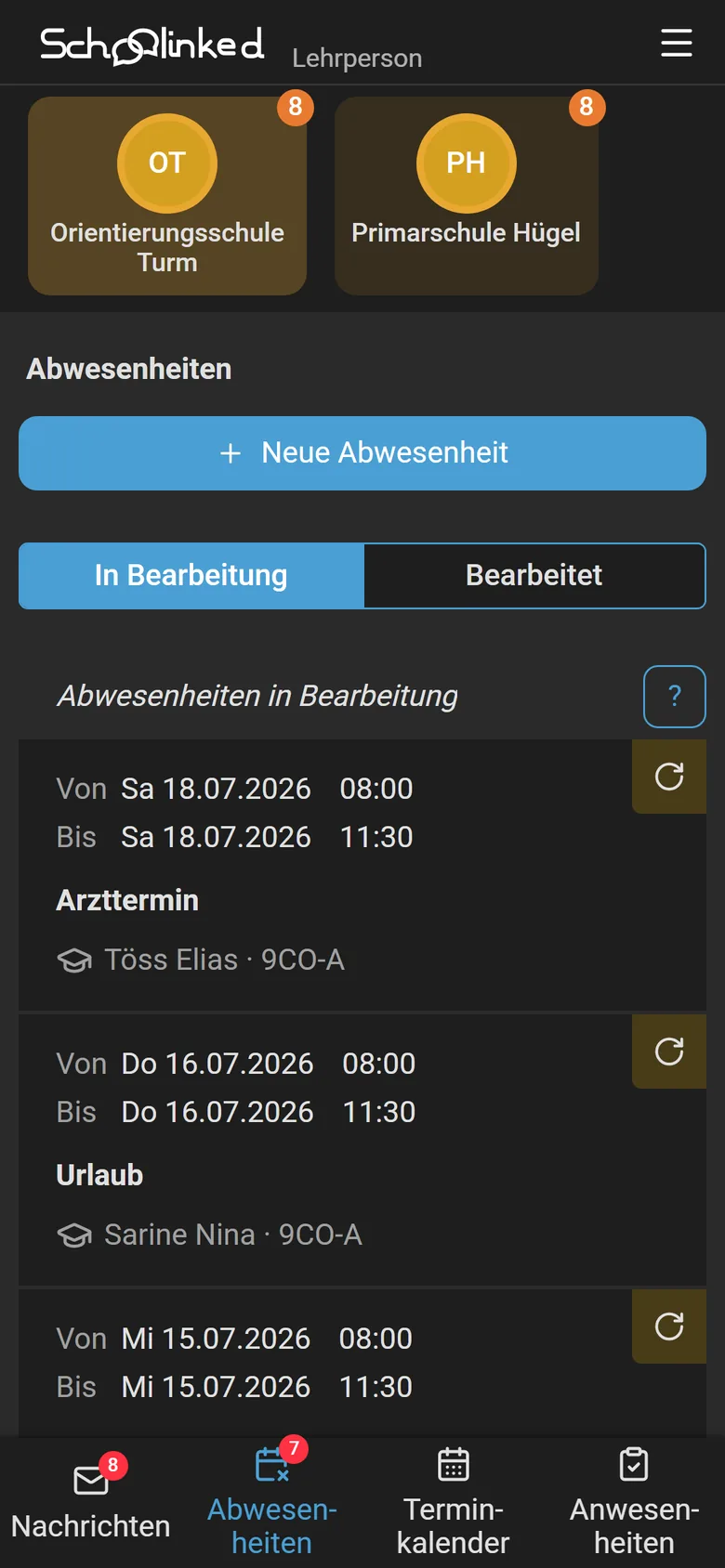 Lehrpersonen-App auf dem Handy: die zu bearbeitenden Absenzen, mit Genehmigung, Ablehnung oder Nachweisanfrage in einem Schritt.